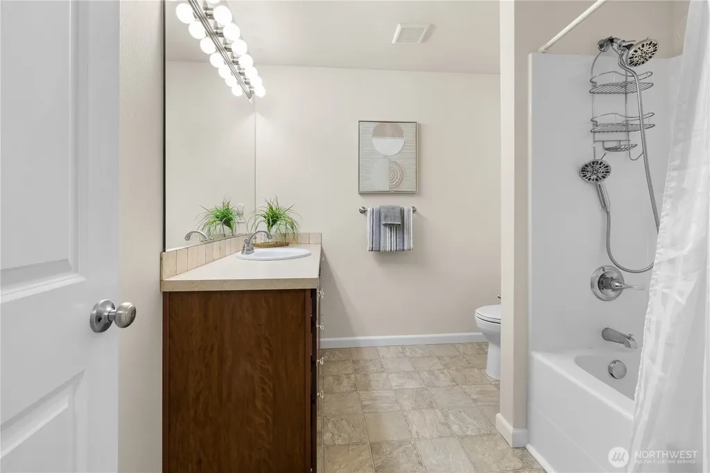 4882 SW Kenmore Court Port Orchard WA 98367