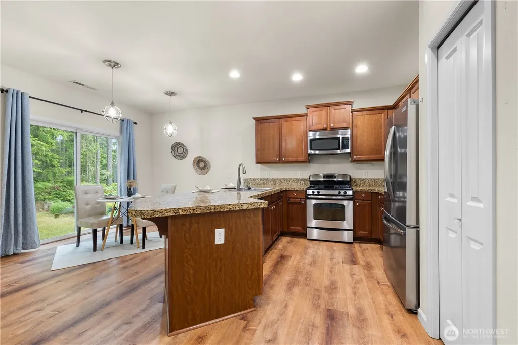 4882 SW Kenmore Court Port Orchard WA 98367