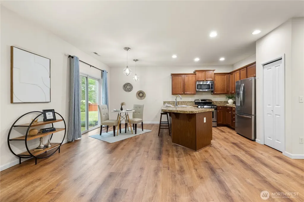 4882 SW Kenmore Court Port Orchard WA 98367