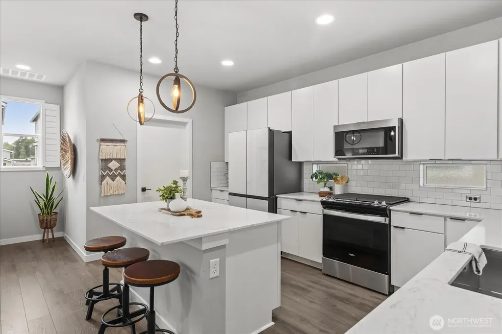 22505 70th Place W Mountlake Terrace WA 98043