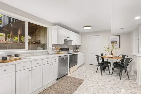 10417 17th Avenue SW Seattle WA 98146