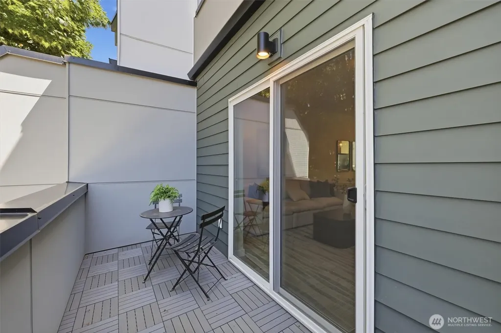 105 NW 39 Th Street Seattle WA 98107