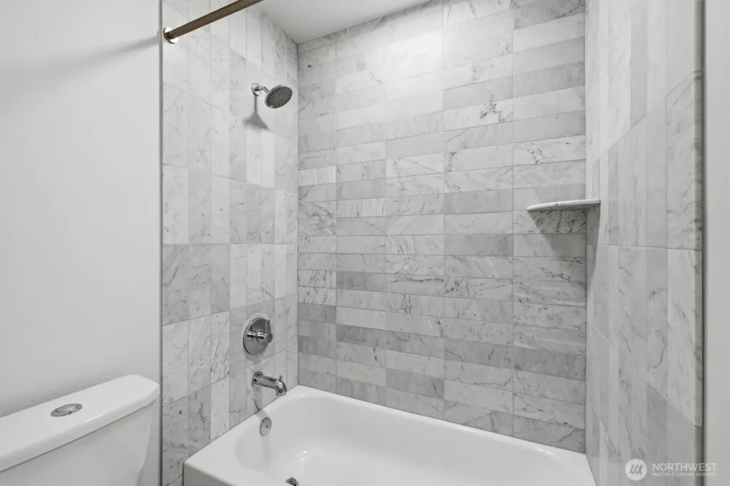 105 NW 39 Th Street Seattle WA 98107