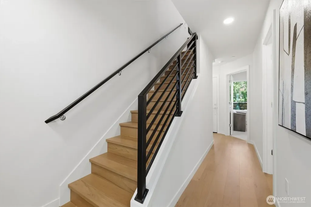 105 NW 39 Th Street Seattle WA 98107