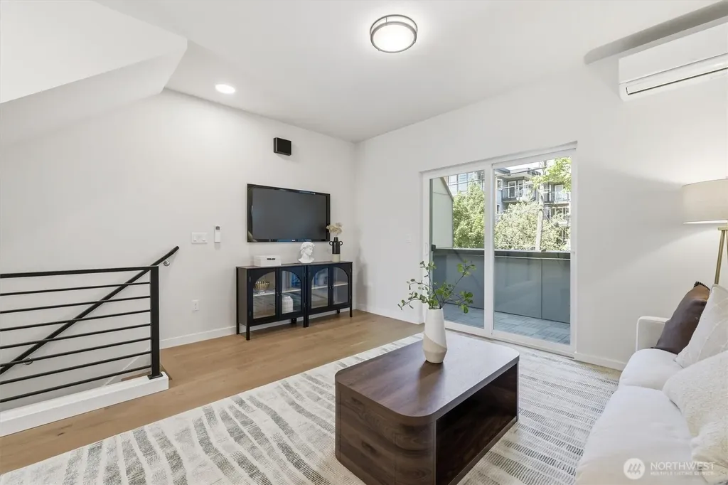 105 NW 39 Th Street Seattle WA 98107