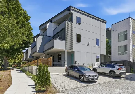 105 NW 39 Th Street Seattle WA 98107