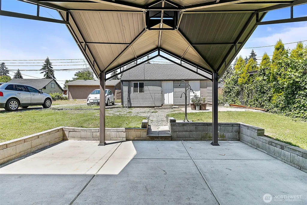 1948 S Hosmer Street Tacoma WA 98405