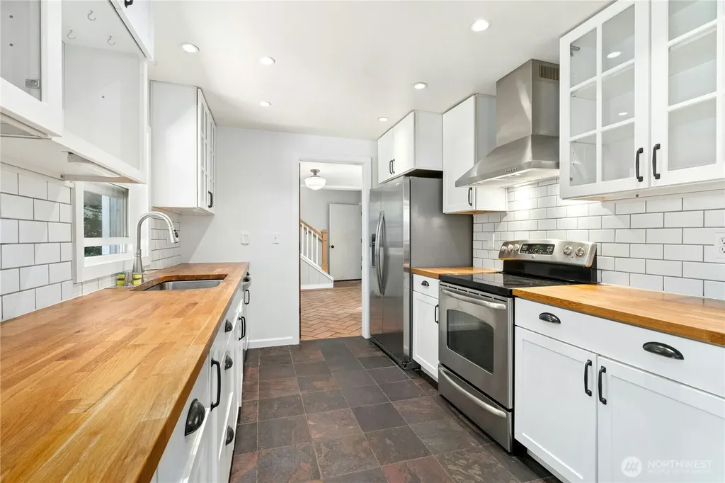 6311 216th Street SE Woodinville WA 98072