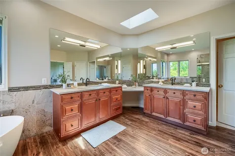 15810 SE 45th Place Bellevue WA 98006