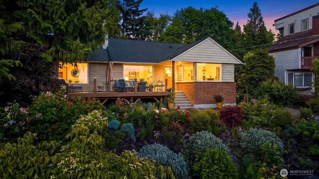 9326 California Avenue SW Seattle WA 98136