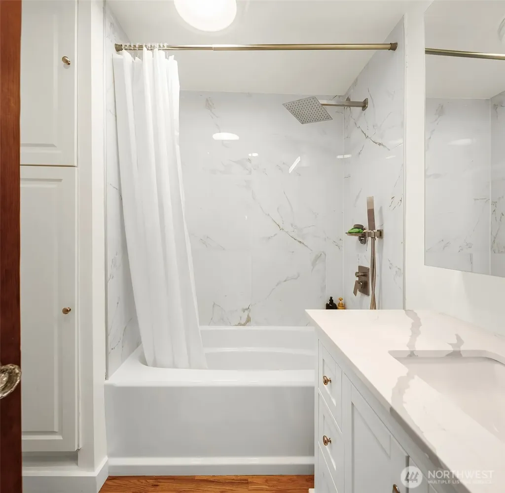 9326 California Avenue SW Seattle WA 98136