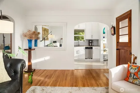 9326 California Avenue SW Seattle WA 98136