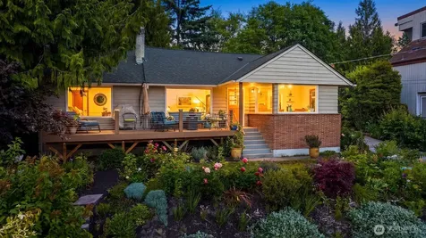 9326 California Avenue SW Seattle WA 98136