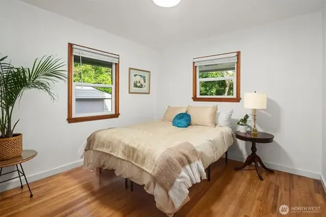 9326 California Avenue SW Seattle WA 98136