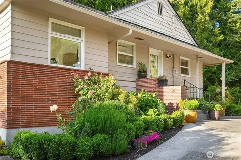 9326 California Avenue SW Seattle WA 98136