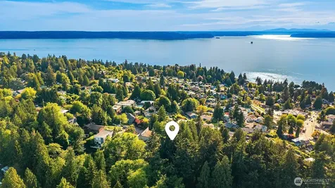 9326 California Avenue SW Seattle WA 98136