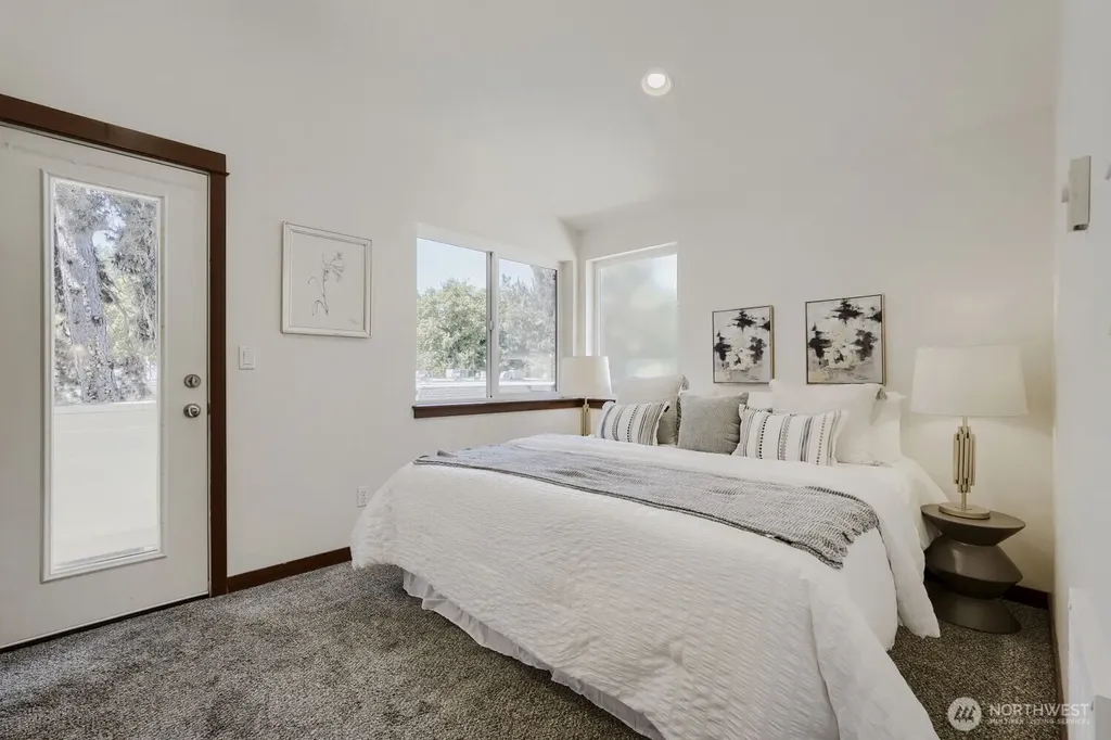 9519 8th Avenue NW Seattle WA 98117