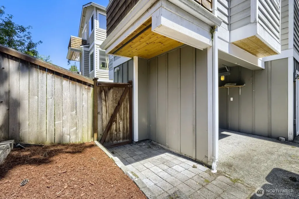 9519 8th Avenue NW Seattle WA 98117