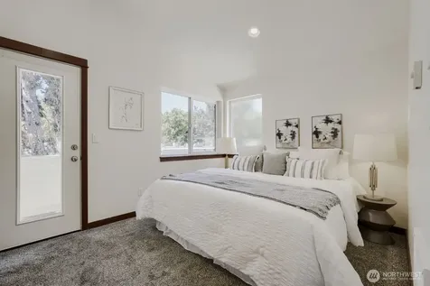 9519 8th Avenue NW Seattle WA 98117