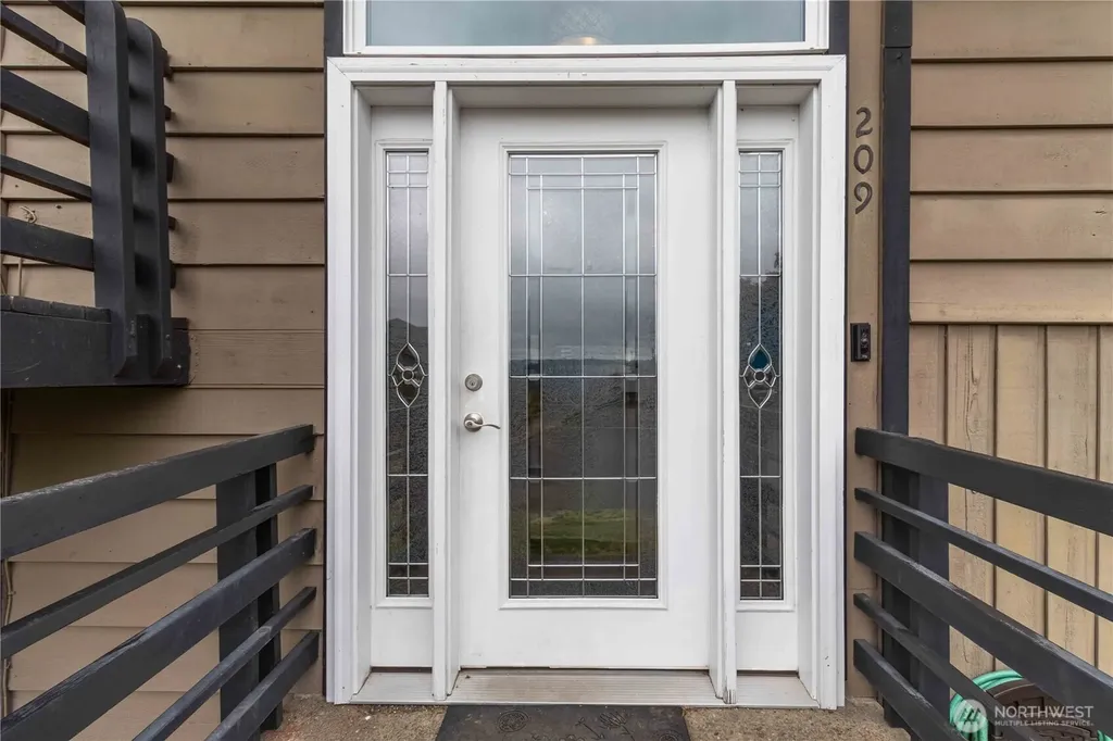209 Curtis Drive Longview WA 98632