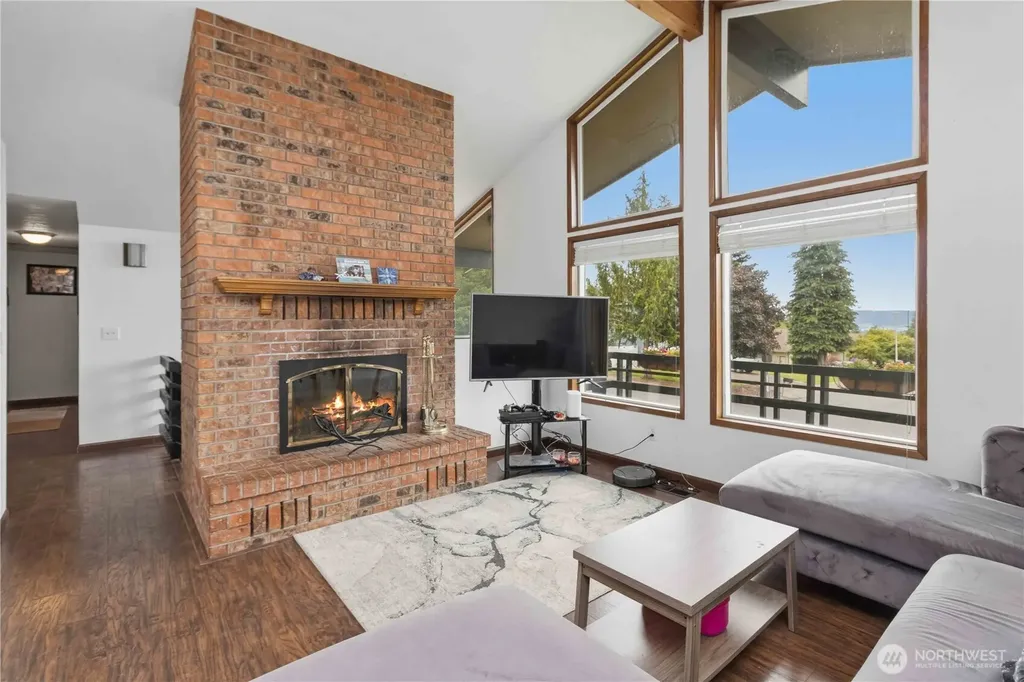 209 Curtis Drive Longview WA 98632