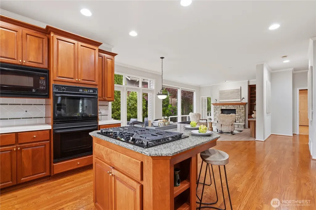 804 197th Ave SE Sammamish WA 98075