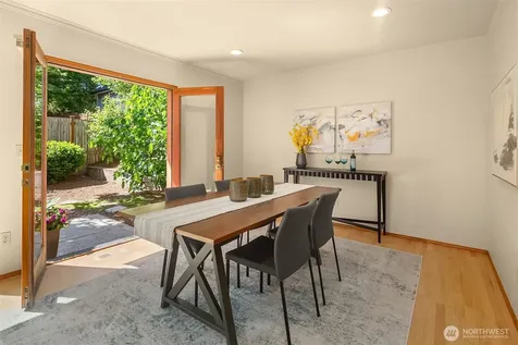 4831 37th Avenue NE Seattle WA 98105