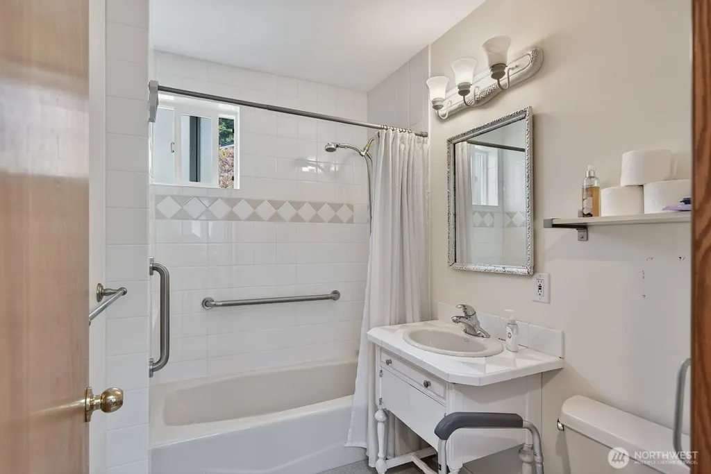 631 Giltner Lane Edmonds WA 98020