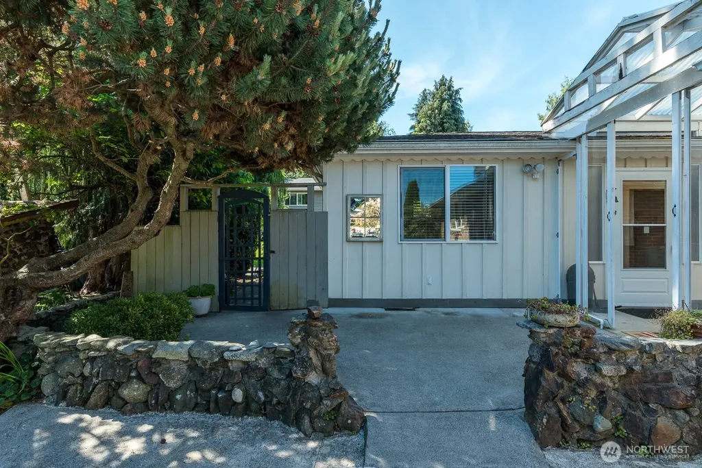 631 Giltner Lane Edmonds WA 98020