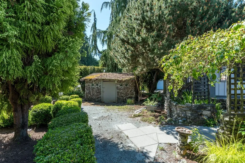 631 Giltner Lane Edmonds WA 98020
