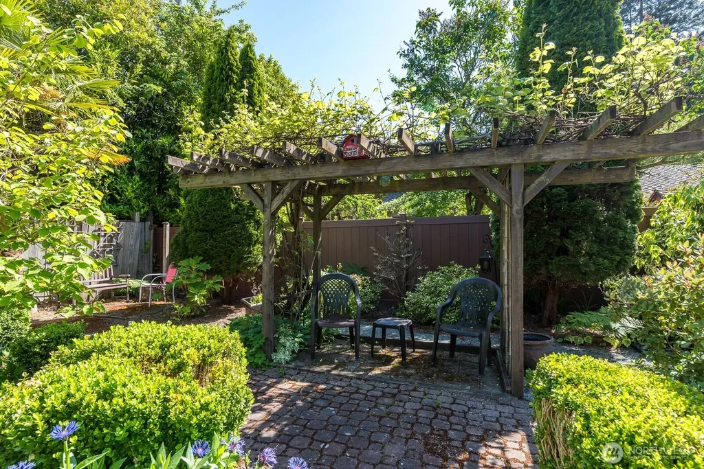 631 Giltner Lane Edmonds WA 98020