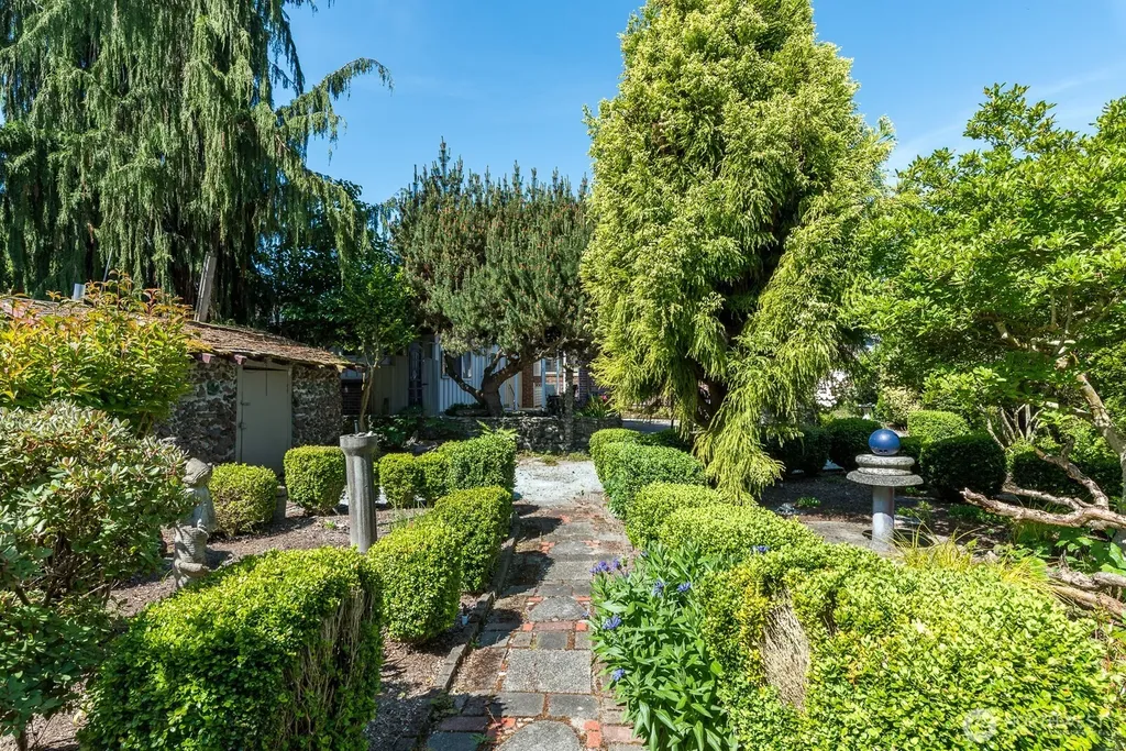 631 Giltner Lane Edmonds WA 98020