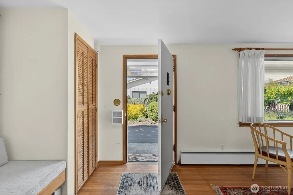 631 Giltner Lane Edmonds WA 98020