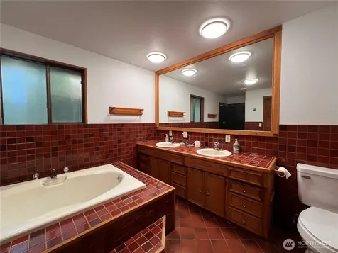 2265 NE 177 Street Shoreline WA 98155
