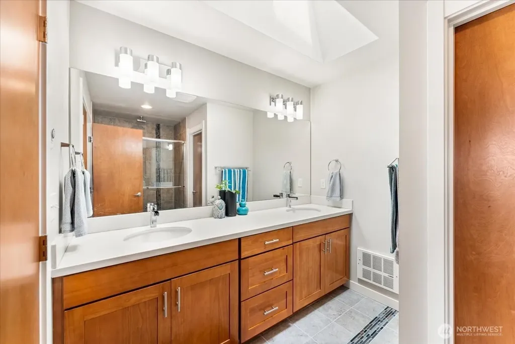 12418 2nd Place SW Burien WA 98146