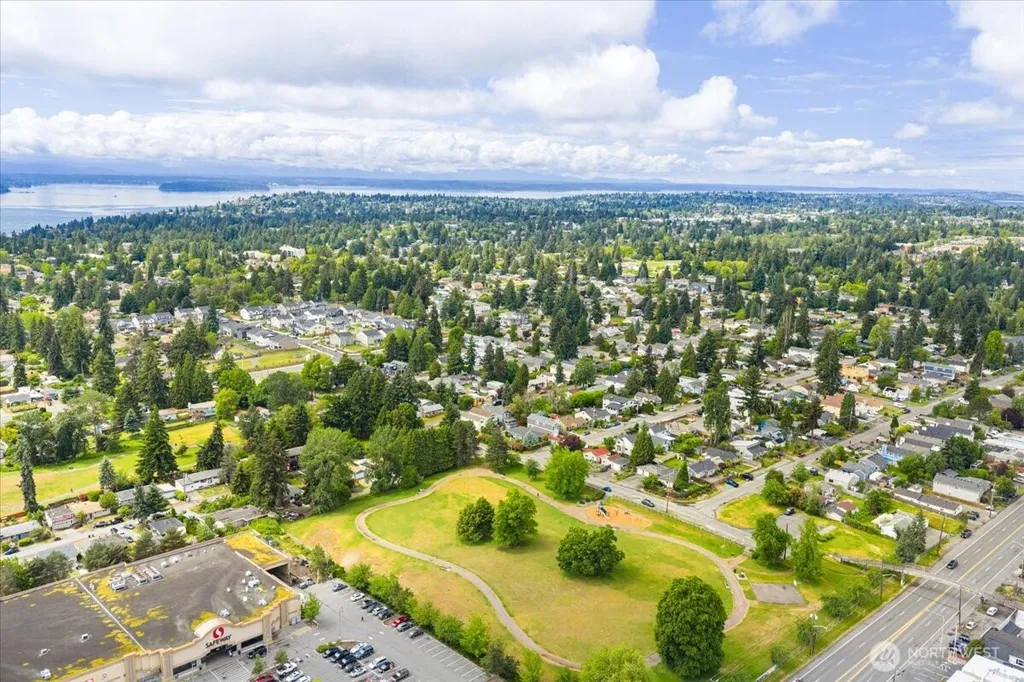 12418 2nd Place SW Burien WA 98146
