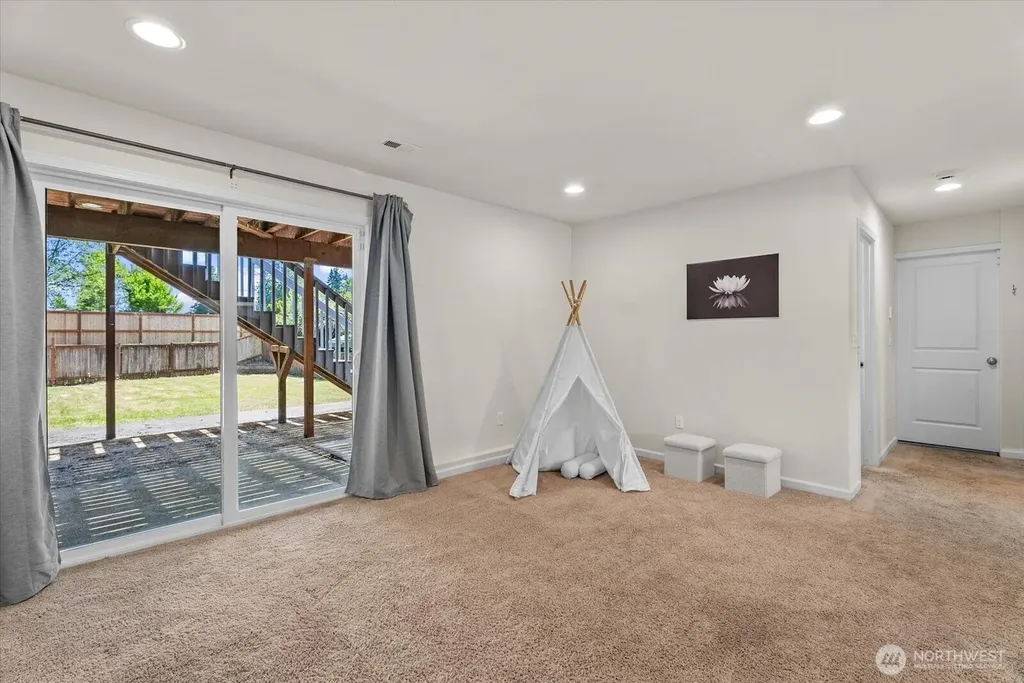 18711 64th Avenue W Lynnwood WA 98037