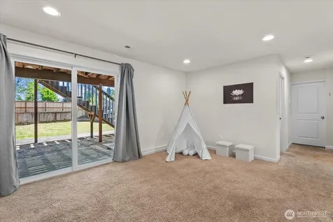 18711 64th Avenue W Lynnwood WA 98037