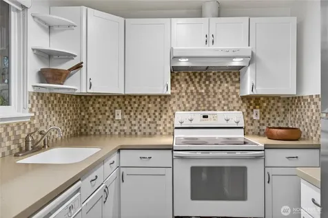 10037 NE 138th Place Kirkland WA 98034