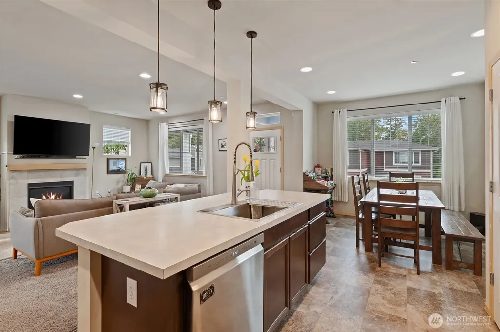 2440 Seringa Avenue Bremerton WA 98310