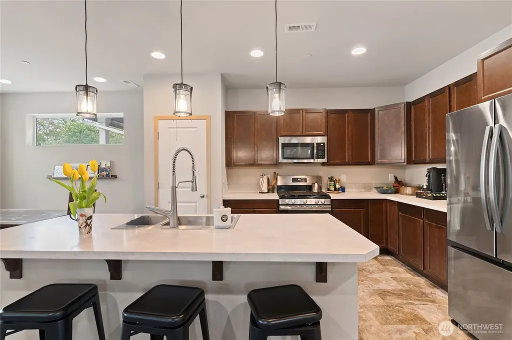 2440 Seringa Avenue Bremerton WA 98310