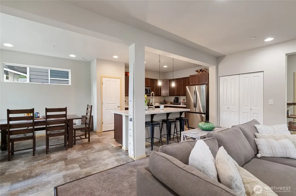 2440 Seringa Avenue Bremerton WA 98310