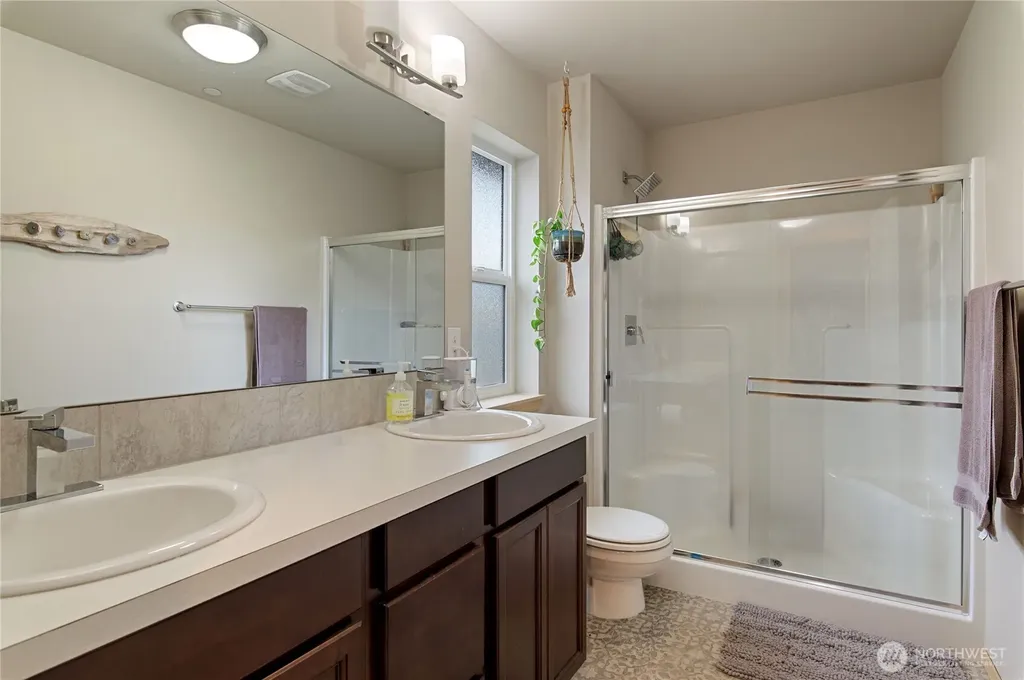 2440 Seringa Avenue Bremerton WA 98310