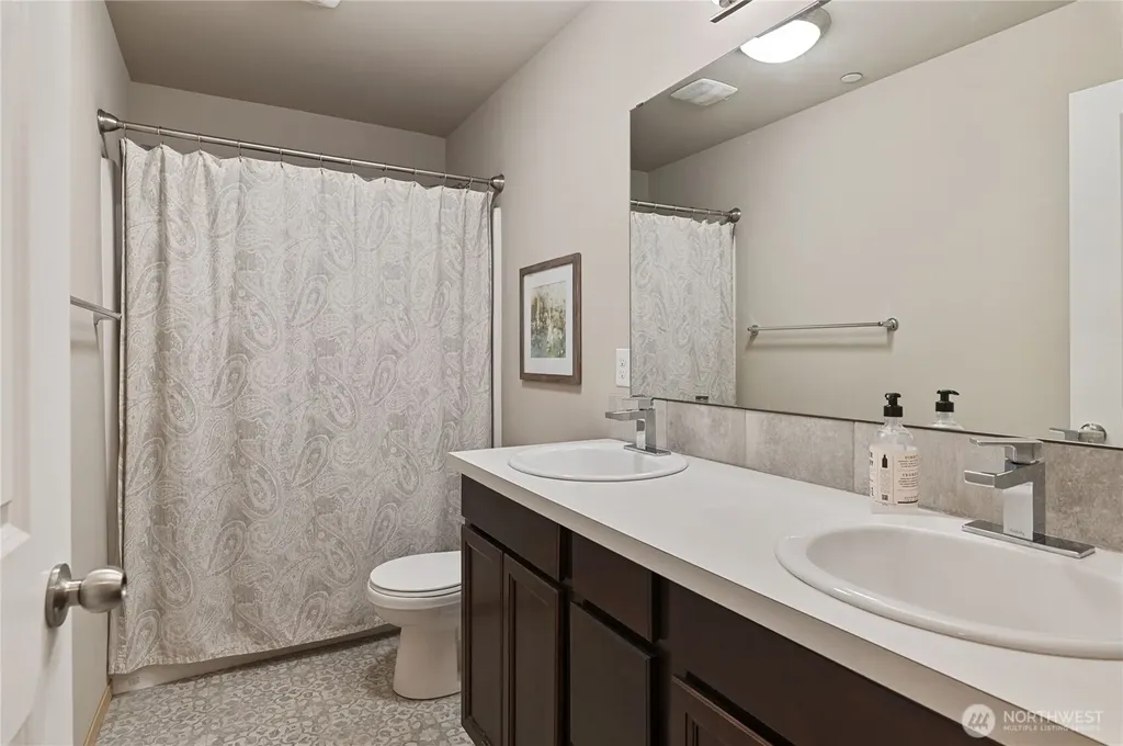 2440 Seringa Avenue Bremerton WA 98310