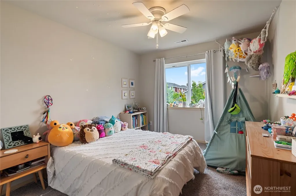 2440 Seringa Avenue Bremerton WA 98310