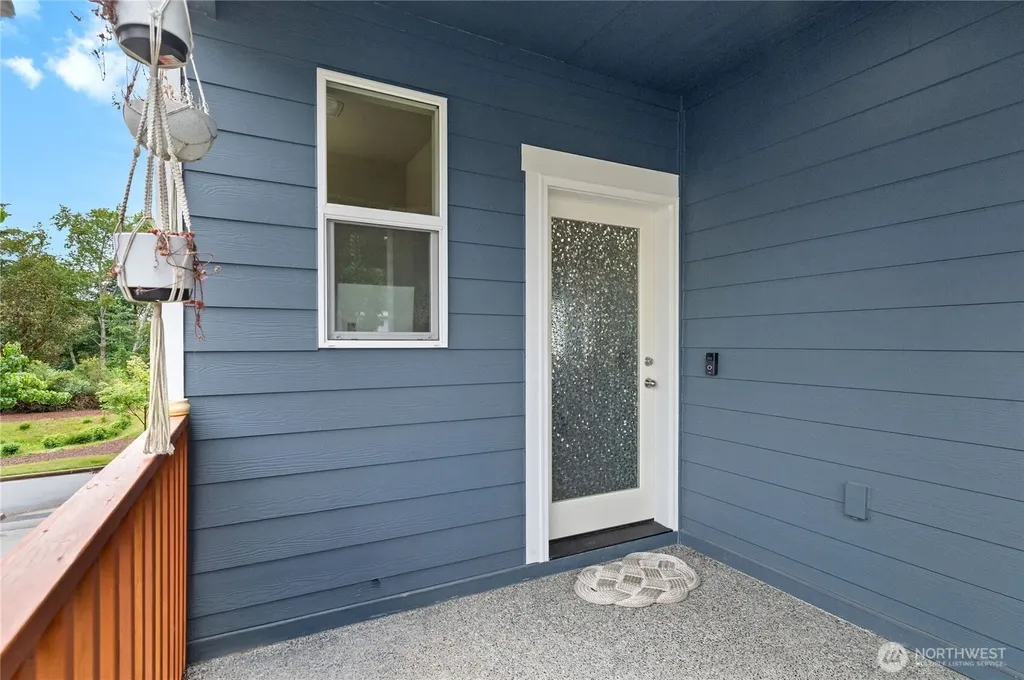 2440 Seringa Avenue Bremerton WA 98310