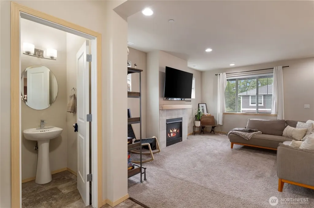 2440 Seringa Avenue Bremerton WA 98310