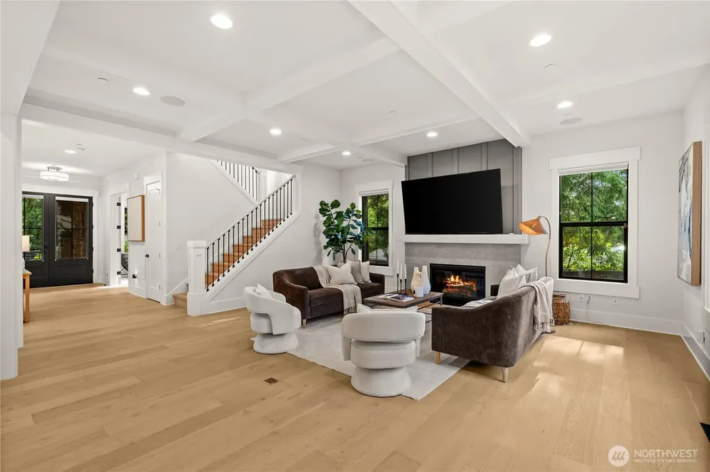 10668 SE 32nd Street Bellevue WA 98004
