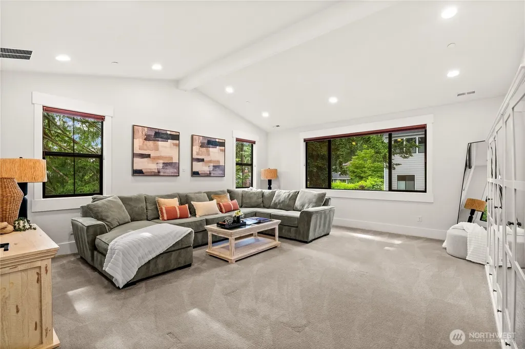 10668 SE 32nd Street Bellevue WA 98004