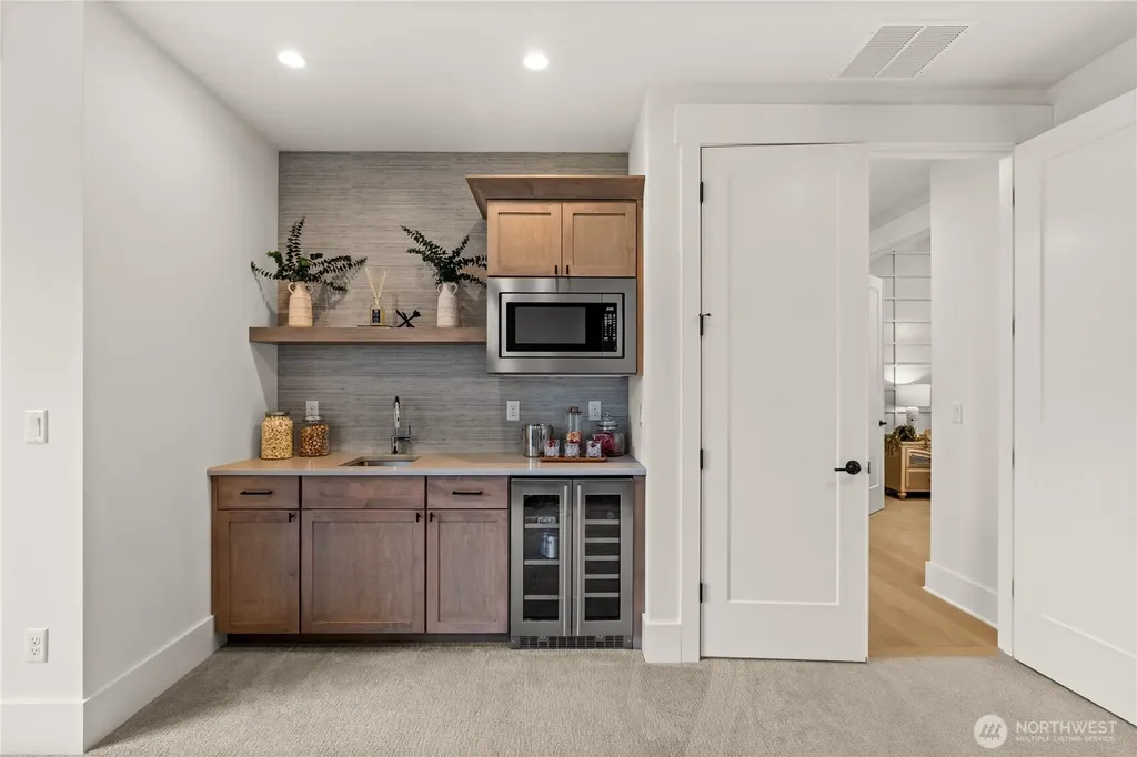 10668 SE 32nd Street Bellevue WA 98004